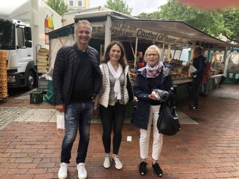 At the Spritzenplatz in Ottensen - Foto: Hamburg Greeters