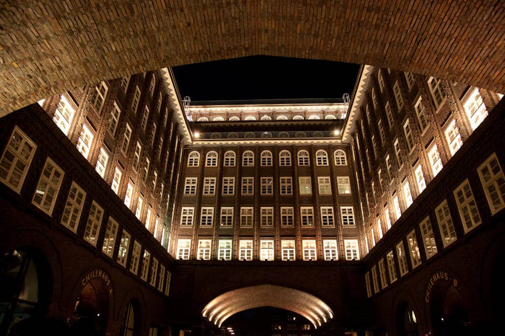 Kontorhaus Chilehaus inner courtyard by night