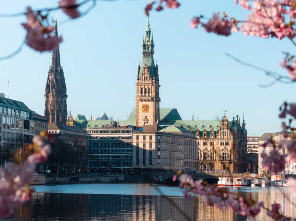 Inner Alster and City Hall in the spring
