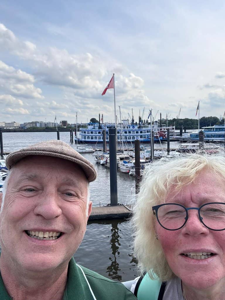 Entlang der Elbe von Altona zur Elphi Entlang der Elbe von Altona zur Elphi