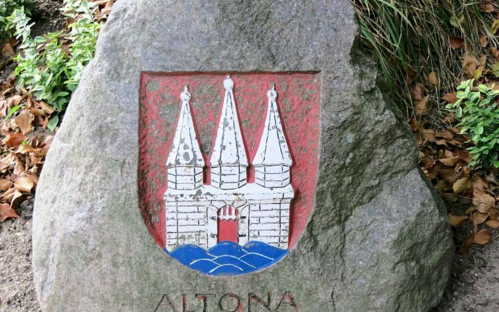 Picturesque Walk around Altona