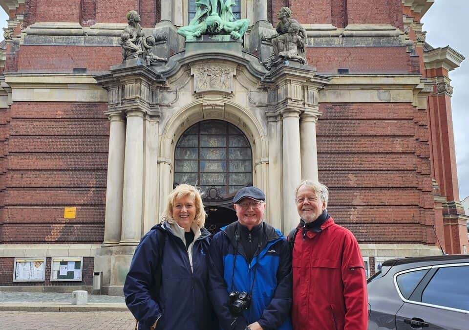 Superb International Greeter from Hamburg.