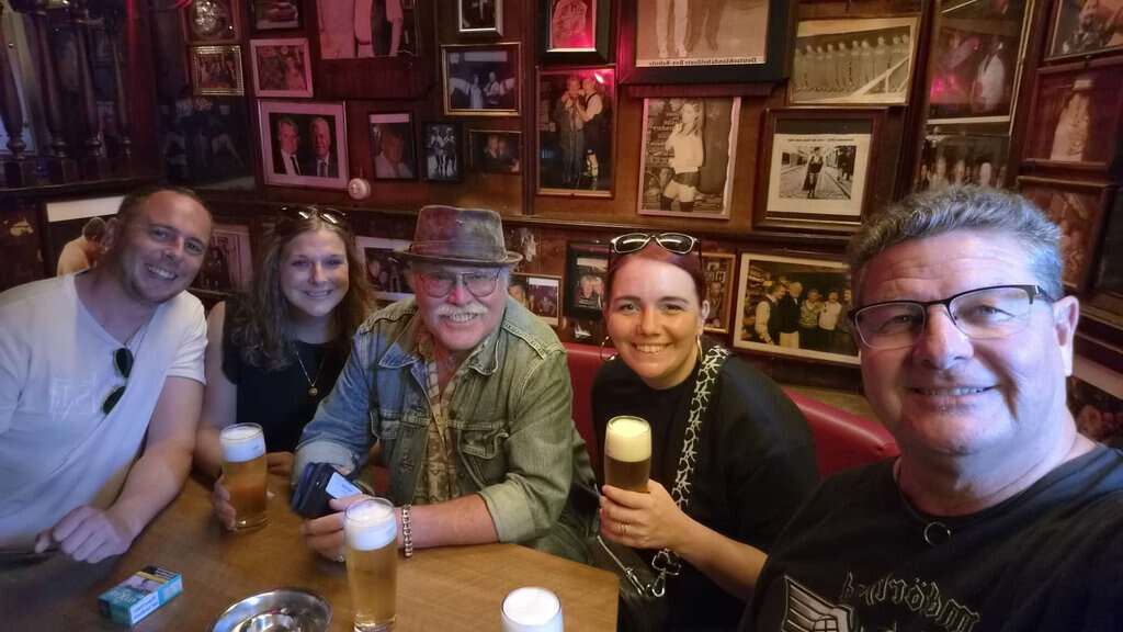 Greeter Hartmut und die Schwaben – its a Match! 🍺 Greeter Hartmut und die Schwaben – its a Match! 🍺